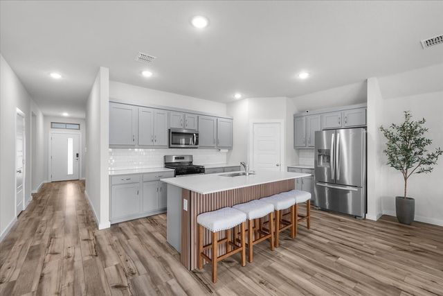 640 Southern Hills Drive, Red Oak, TX 75154