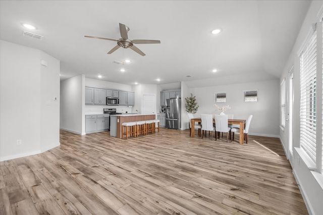 640 Southern Hills Drive, Red Oak, TX 75154