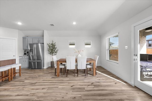 640 Southern Hills Drive, Red Oak, TX 75154