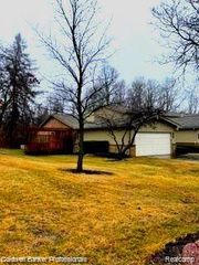 12408 Pinecrest Drive, Plymouth, MI 48170
