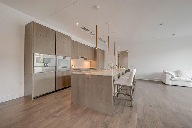 2710 Steel Street 504, Houston, TX 77098