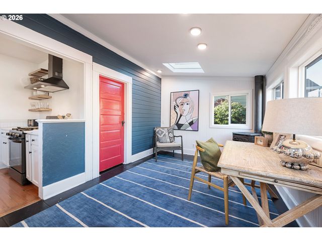 1137 Se LEXINGTON St, Portland, OR 97202