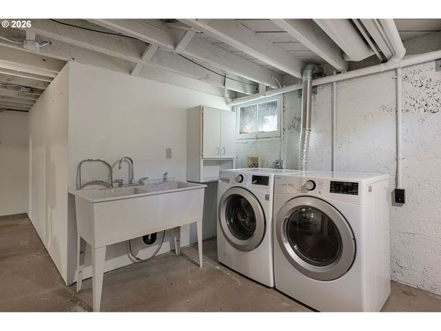 1137 Se LEXINGTON St, Portland, OR 97202