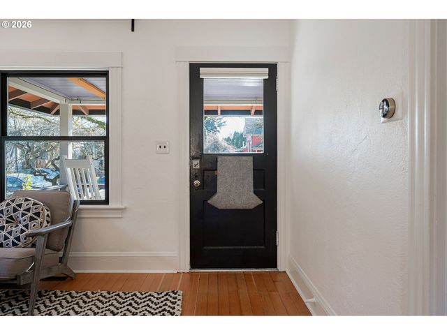 1137 Se LEXINGTON St, Portland, OR 97202