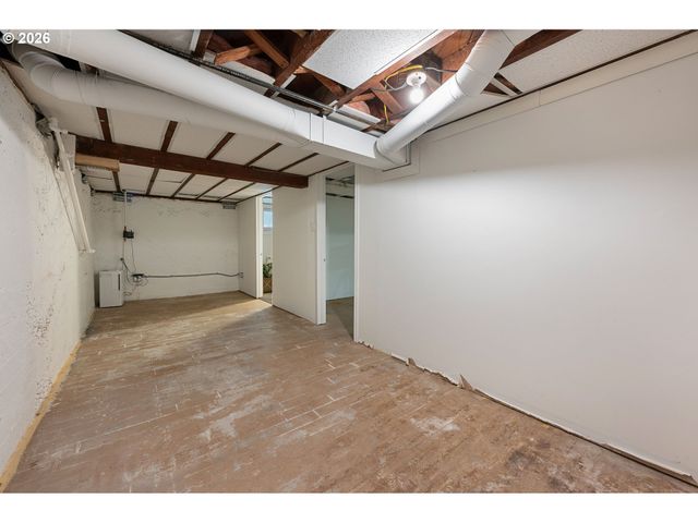 1137 Se LEXINGTON St, Portland, OR 97202