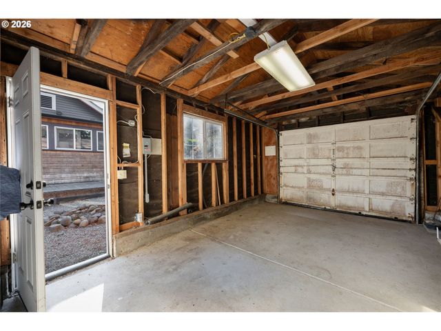 1137 Se LEXINGTON St, Portland, OR 97202