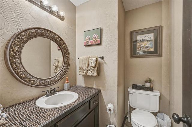 19704 Harness Court, Edmond, OK 73012