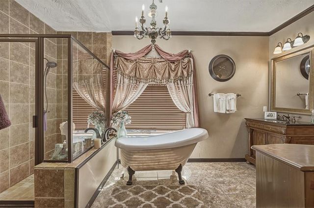 19704 Harness Court, Edmond, OK 73012