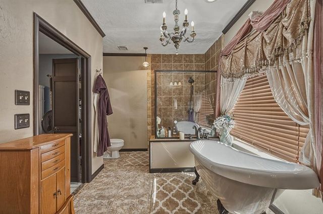 19704 Harness Court, Edmond, OK 73012