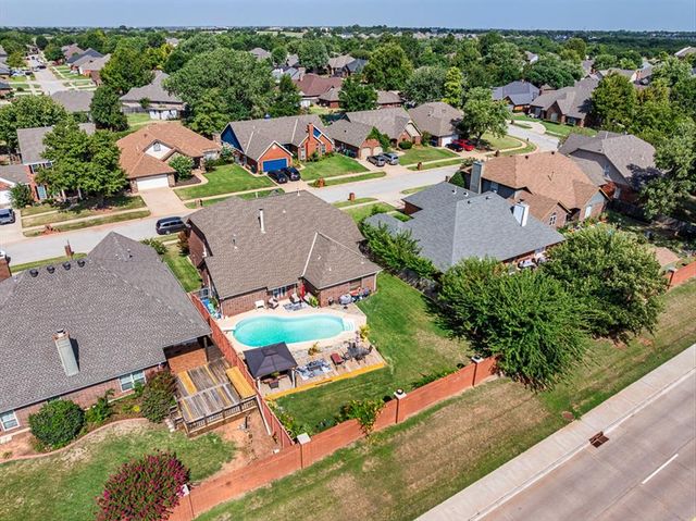 19704 Harness Court, Edmond, OK 73012