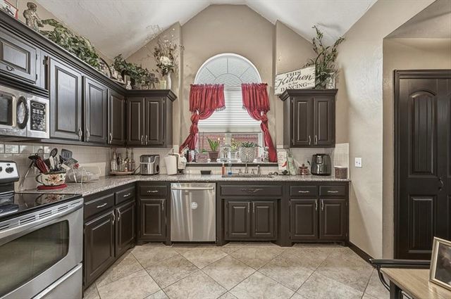 19704 Harness Court, Edmond, OK 73012
