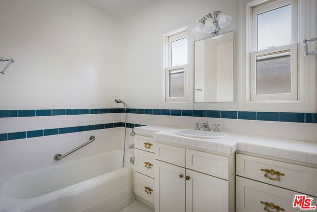 5005 Varna Avenue, Sherman Oaks, CA 91423