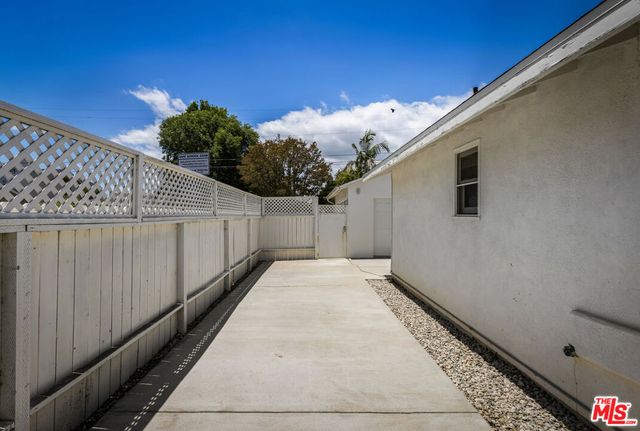 5005 Varna Avenue, Sherman Oaks, CA 91423