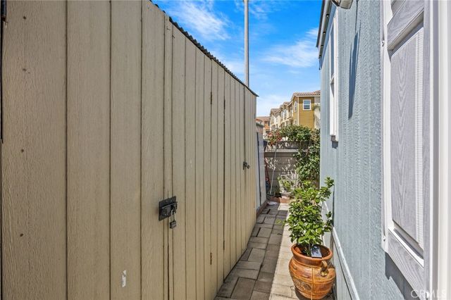 2770 W Lincoln Avenue 3, Anaheim, CA 92801