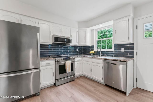 6 Bayberry Lane, Whiting, NJ 08759