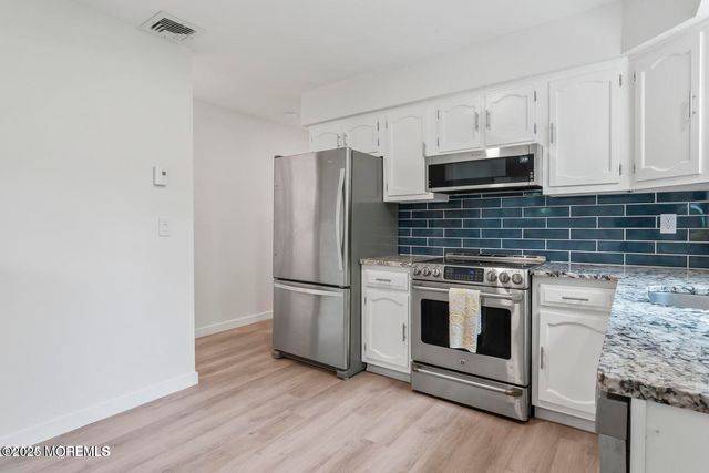 6 Bayberry Lane, Whiting, NJ 08759