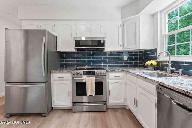 6 Bayberry Lane, Whiting, NJ 08759