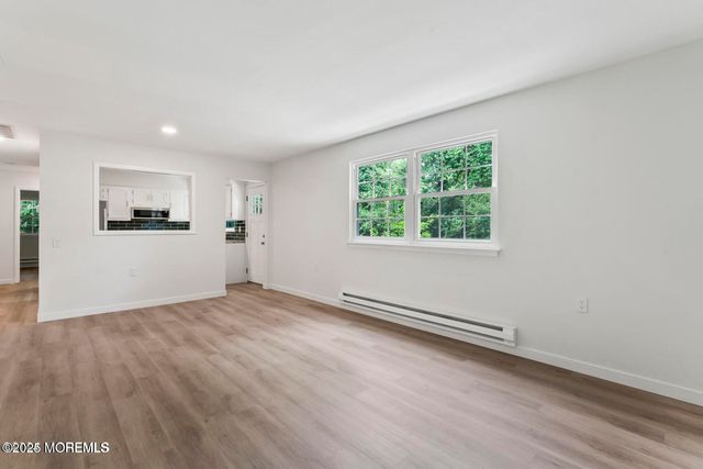 6 Bayberry Lane, Whiting, NJ 08759