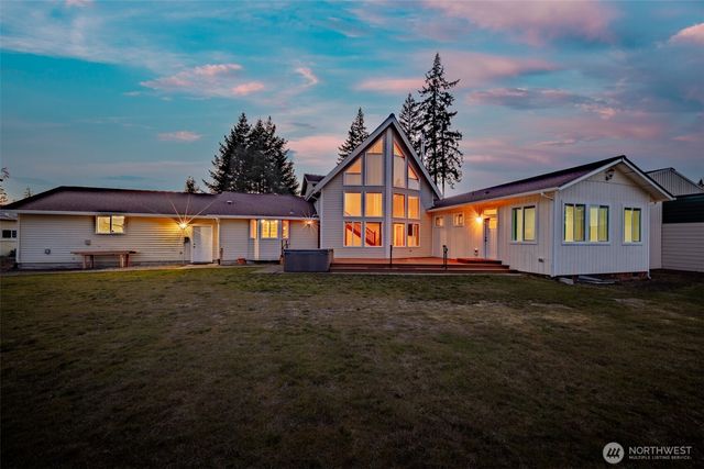 1911 E Island Lake Drive, Shelton, WA 98584