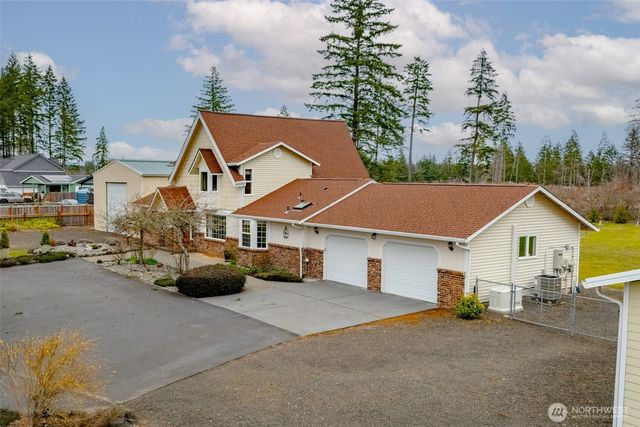 1911 E Island Lake Drive, Shelton, WA 98584