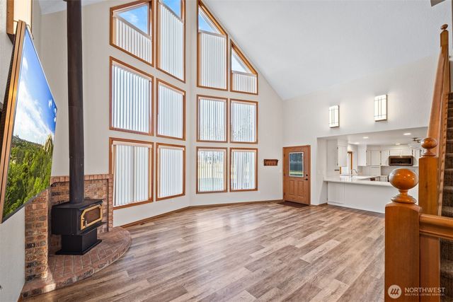 1911 E Island Lake Drive, Shelton, WA 98584