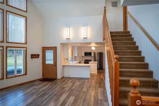 1911 E Island Lake Drive, Shelton, WA 98584