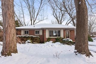 42583 Five Mile Road, Plymouth, MI 48170