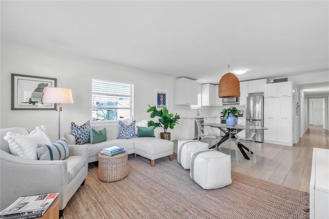 200 36TH AVENUE N 201A, St Petersburg, FL 33704