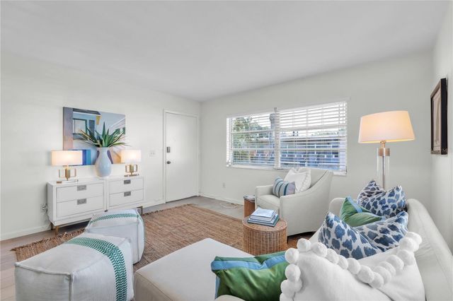 200 36TH AVENUE N 201A, St Petersburg, FL 33704