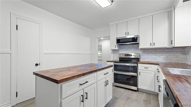 2105 22nd, Northport, AL 35476