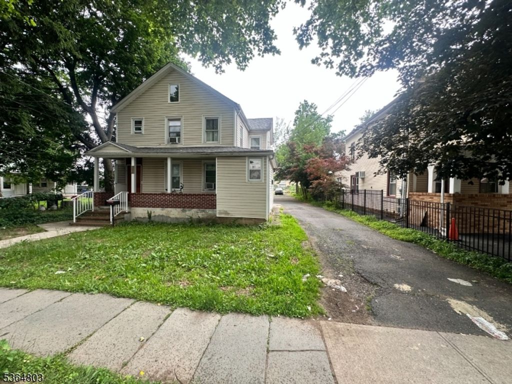 354 E 2Nd St, Plainfield City, NJ 07060 — photo 2