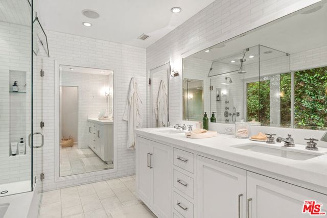 2107 El Roble Lane, Beverly Hills, CA 90210
