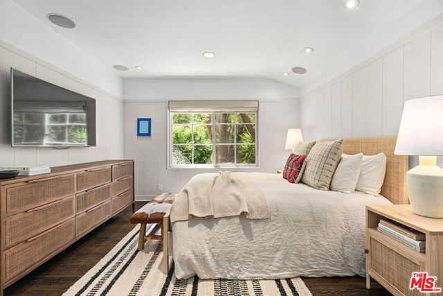 2107 El Roble Lane, Beverly Hills, CA 90210