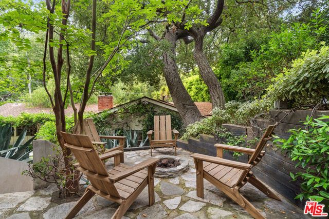 2107 El Roble Lane, Beverly Hills, CA 90210