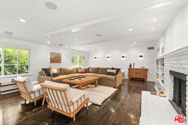 2107 El Roble Lane, Beverly Hills, CA 90210