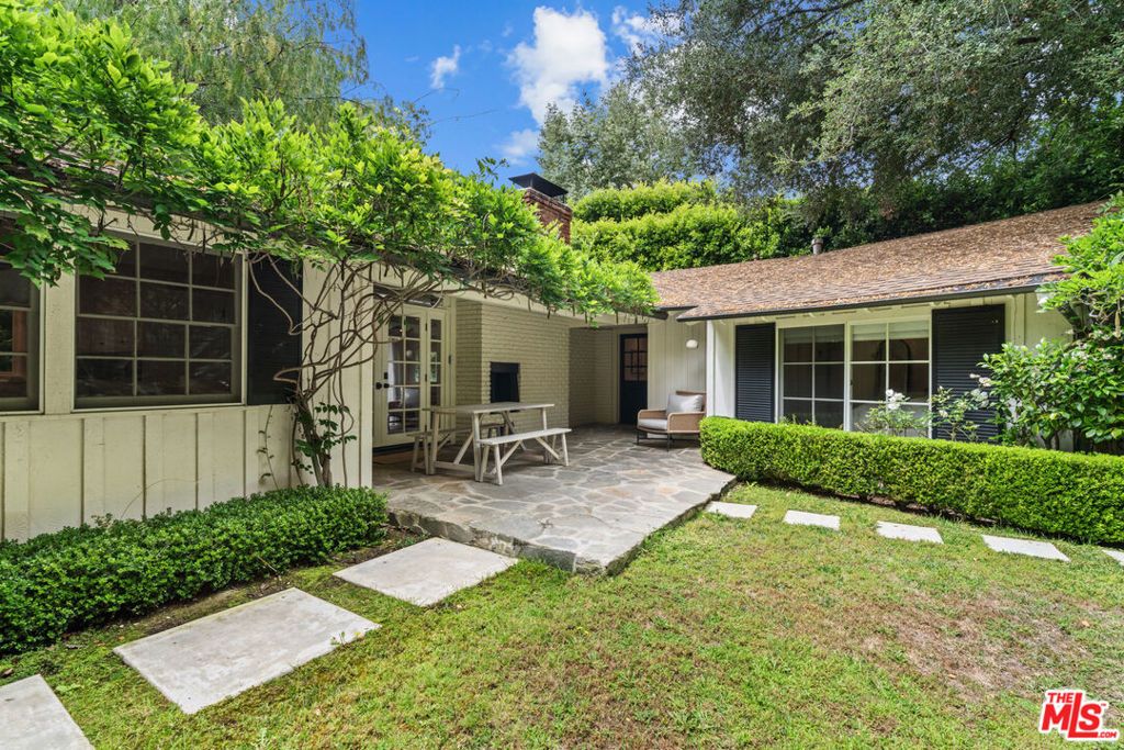 2107 El Roble Lane, Beverly Hills, CA 90210