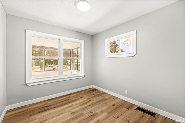 734 S 33rd Street, South Bend, IN 46615