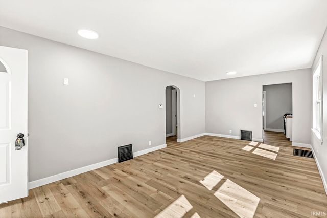 734 S 33rd Street, South Bend, IN 46615