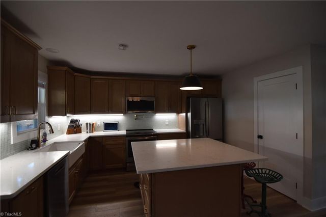 310 Lake Shore Avenue, Lexington, NC 27292