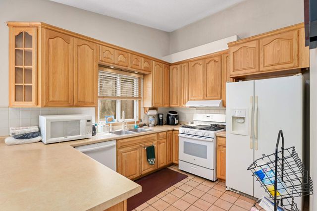 13313 Lakeview Drive, Burnsville, MN 55337