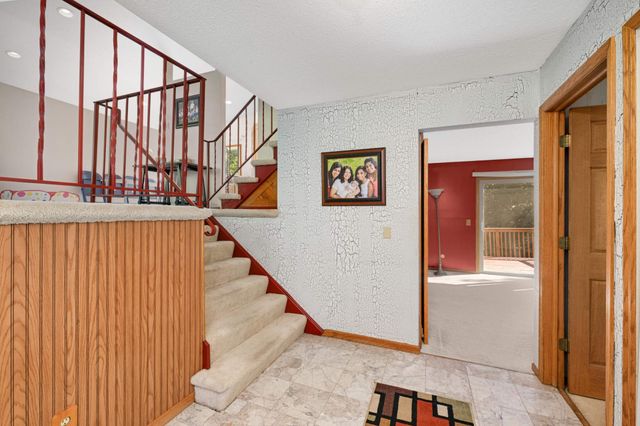 13313 Lakeview Drive, Burnsville, MN 55337