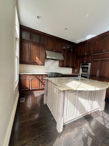 2008 S CALUMET Avenue A, Chicago, IL 60616