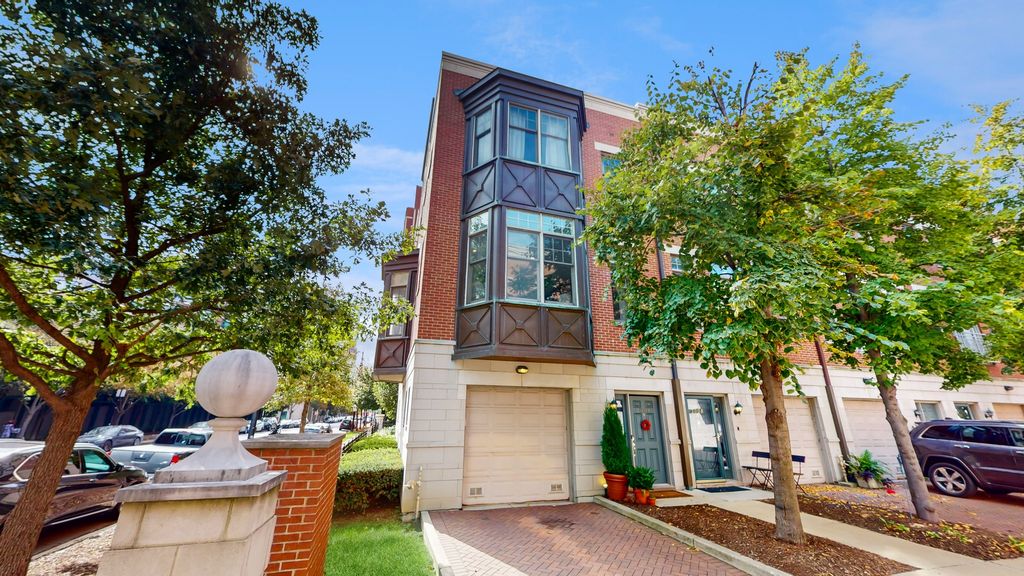 2008 S CALUMET Avenue A, Chicago, IL 60616