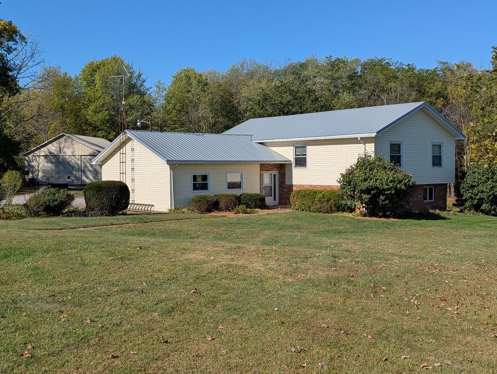 9933 Blue Road, Mount Vernon, OH 43050