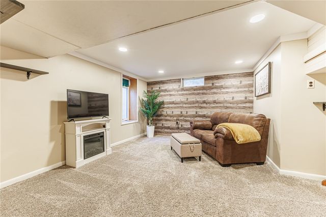 1252 Pine Hill Lane, Farmington, NY 14425