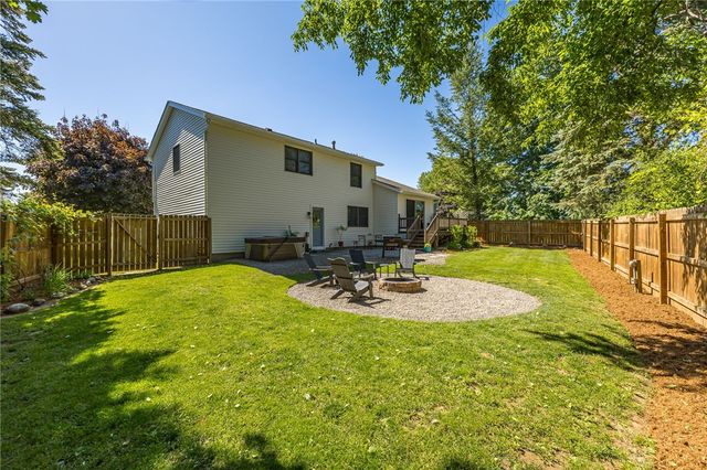 1252 Pine Hill Lane, Farmington, NY 14425
