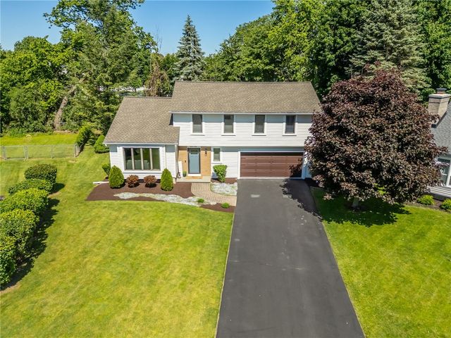 1252 Pine Hill Lane, Farmington, NY 14425