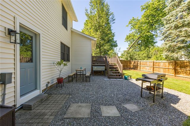 1252 Pine Hill Lane, Farmington, NY 14425