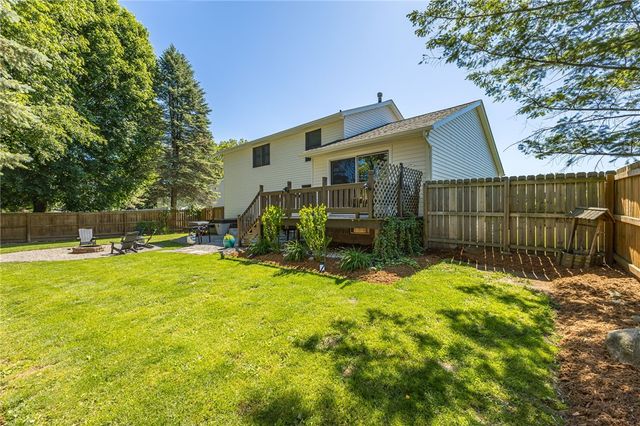 1252 Pine Hill Lane, Farmington, NY 14425