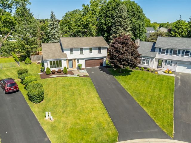 1252 Pine Hill Lane, Farmington, NY 14425